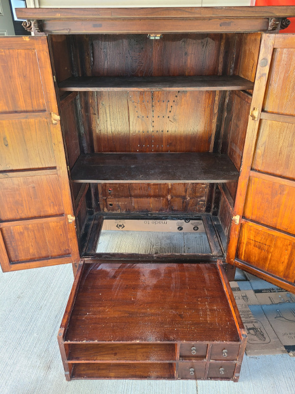 Storage Cabinet (solid wood) in Hutches & Display Cabinets in Oshawa / Durham Region - Image 3