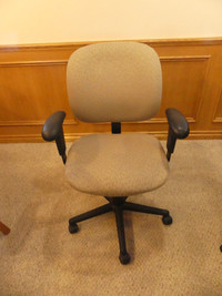Computer task chair
