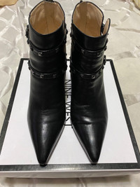 Women’s Nine West ankle booties - Size 8