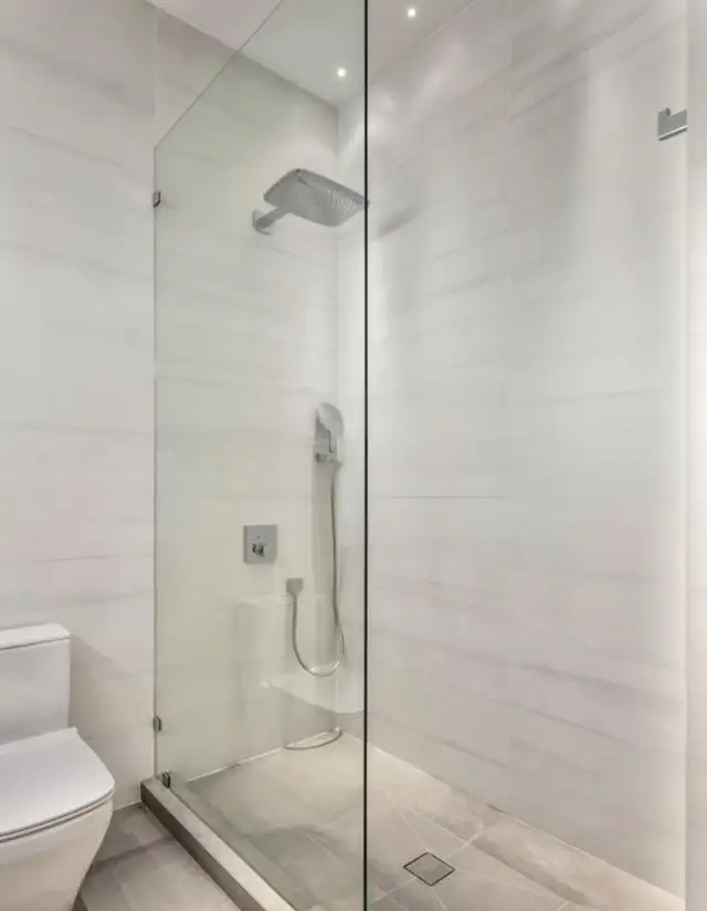 High quality rooms/ whole floor/ whole house by NW train station62865716584321121