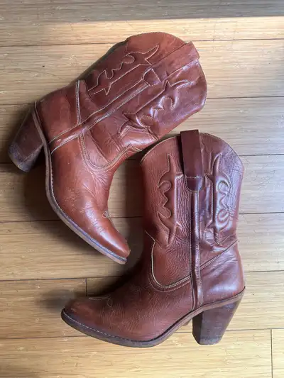 WOMEN SIZE 8.5 VINTAGE BRAZILIAN TAN LEATHER COWBOY BOOTS, View more