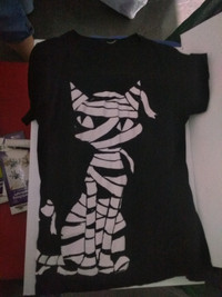 Halloween shirt: Restyle Mummy Cat T-Shirt large early 2000s