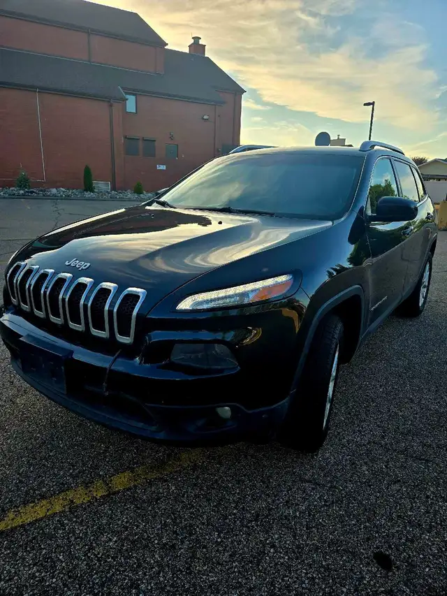  2014 Jeep Cherokee North 4x4 - New Michelins + winters