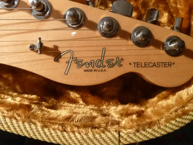 Fender American Standard Telecaster 2012 état neuf in Guitars in Victoriaville - Image 6