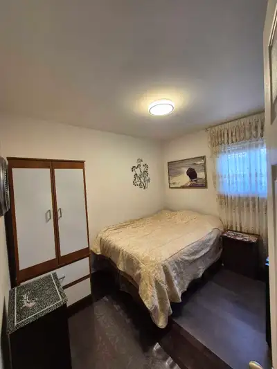 Female Only Available Now Furnished room for full time Professional/Students in a quiet Downsview ne...