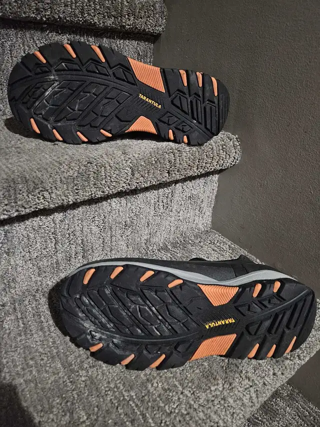 Chaussures pour homme,  grandeur : 8.5 - 9 in Men's Shoes in Granby - Image 4