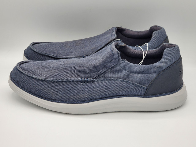 Mens shoes laceless blue size 12 brand new/souliers hommes neuf dans Chaussures pour hommes  à Ouest de l’Île