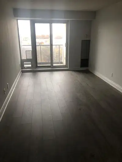 Condo for rent in Thornhill 1 bdrm + den $2100 per month