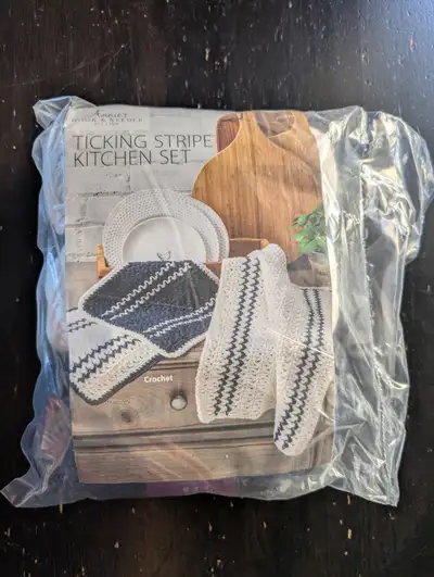 Annie's Hook and Needle Kit Crochet Yarn Kits - NEW, View more