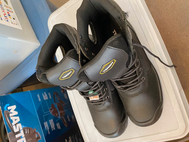 mens work boots size 8.5