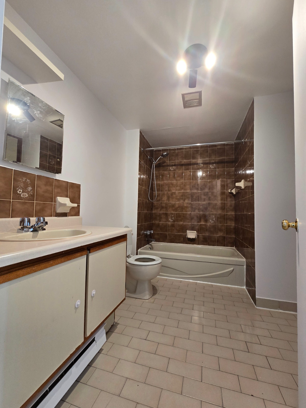 4 1/2  apt — photo 2