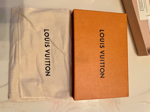 Louis Vuitton Wallet - Never Used in Women's - Bags & Wallets in Delta/Surrey/Langley - Image 3