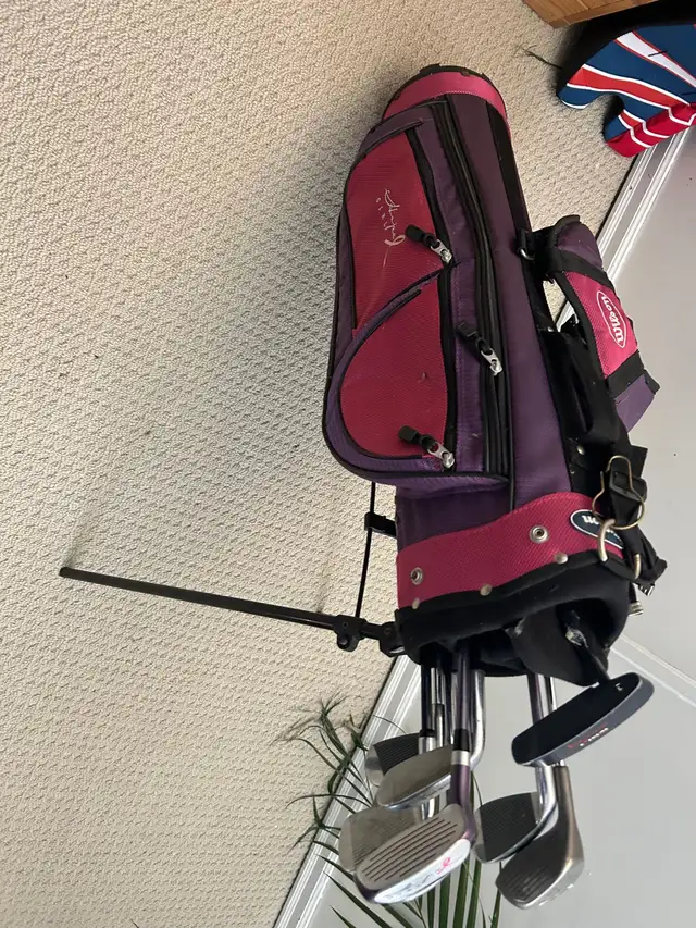 Jr right handed golf clubs  in Golf in Guelph - Image 3