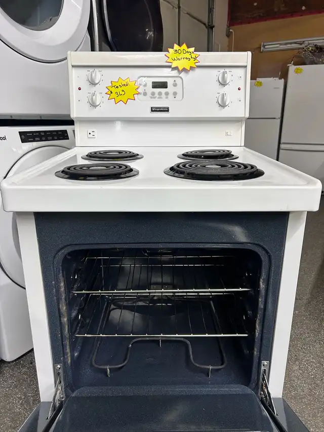 STOVE- Frigidaire 24” apartment size PERFECT WORKING CONDITION in Stoves, Ovens & Ranges in Kitchener / Waterloo - Image 3