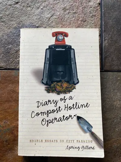 Paperback in Good plus conditionWhat do you do with doggie doo? Can I put corks in my compost bin? D...