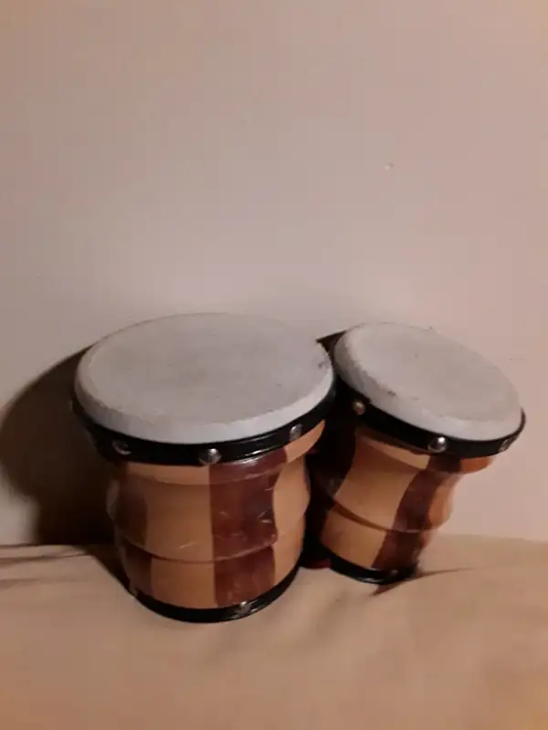 Native Rattle/Dream catcher/Bongo Drum set in Drums & Percussion in Ottawa - Image 11