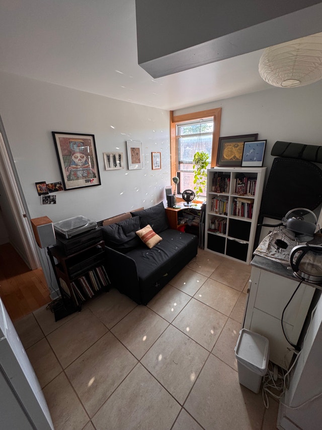 Sept. 1 Lease Transfer – Bright 2½ in Villeray – $972/month — photo 1