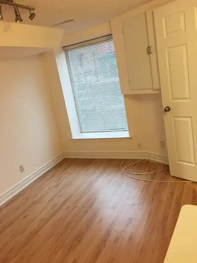 2b1b house apartment for rent- Near UTSG