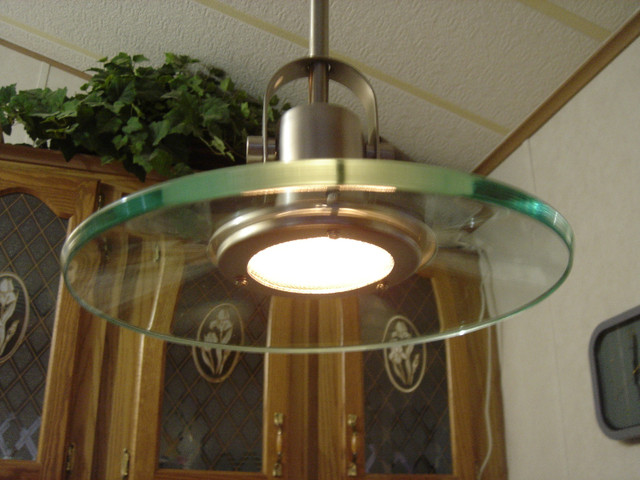 Quoizel Pendant Light, like new in Indoor Lighting & Fans in London - Image 2