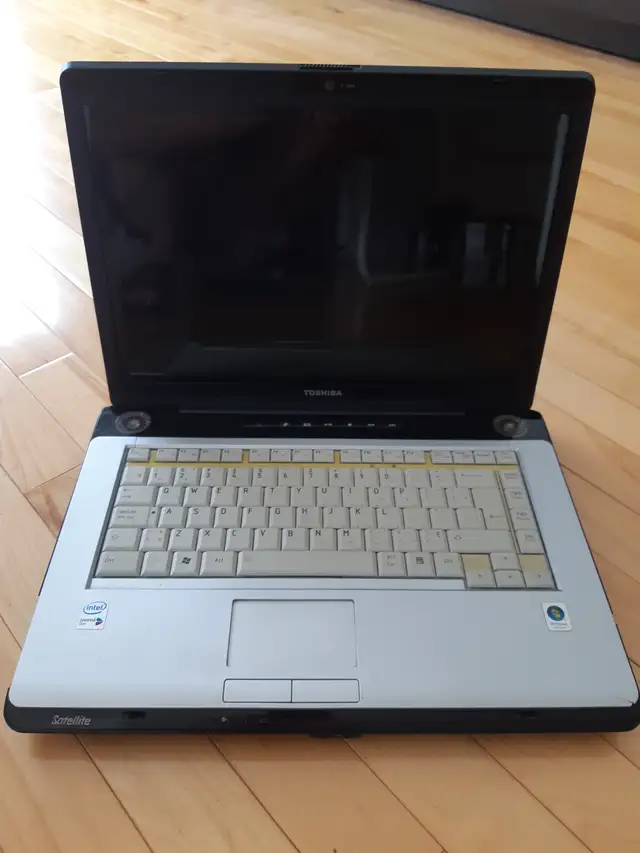 Ordinateur Toshiba satellite avec graveur in Laptops in Trois-Rivières - Image 2