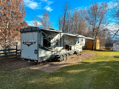2012 Cyclone 5th Wheel Toy Hauler, 12 ' Garage. This unit is Very clean and in great shape, everythi...