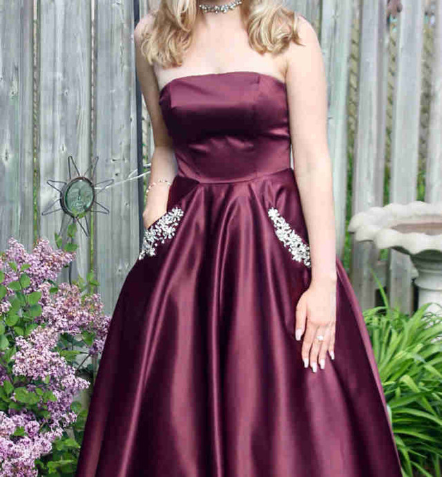 Prom Dress Size 4  in Women's - Dresses & Skirts in Mississauga / Peel Region