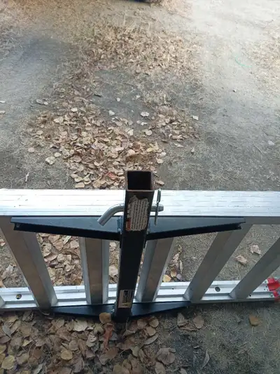 Aluminium hitch receiver basket. 200lbs capacity