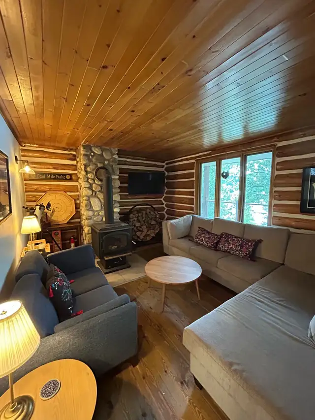Waterfront log cottage in Ontario in Canada - Image 7