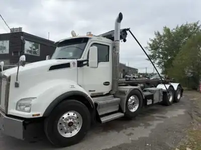 Camion Roll-Off Kenworth T880 2020 507000km Automatique Block moteur neuf 2025 Très bien entretenu 1...