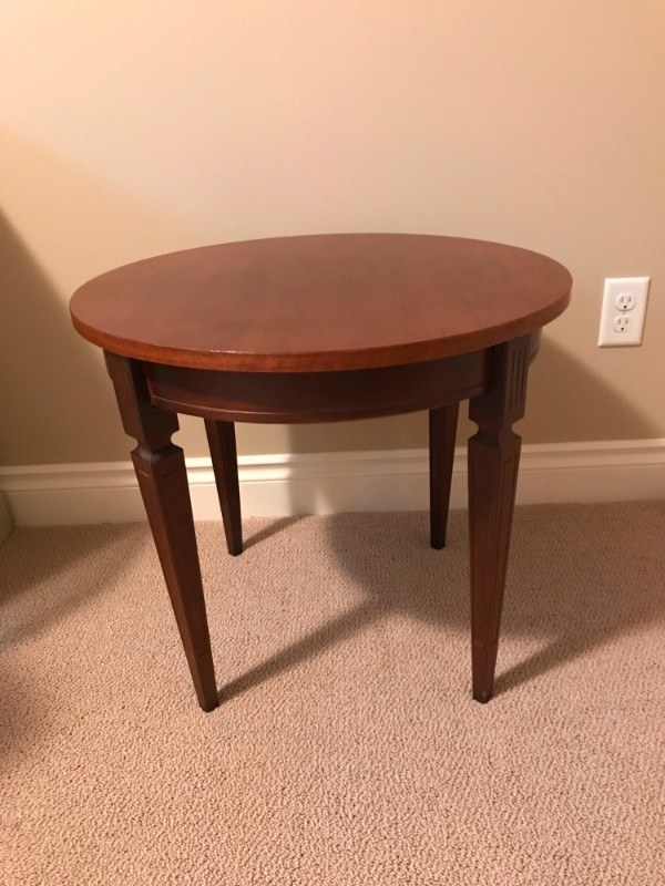 Wood side table round, great condition! Other Tables Edmonton