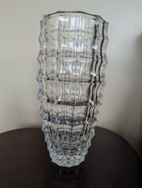 Crystal table vase
