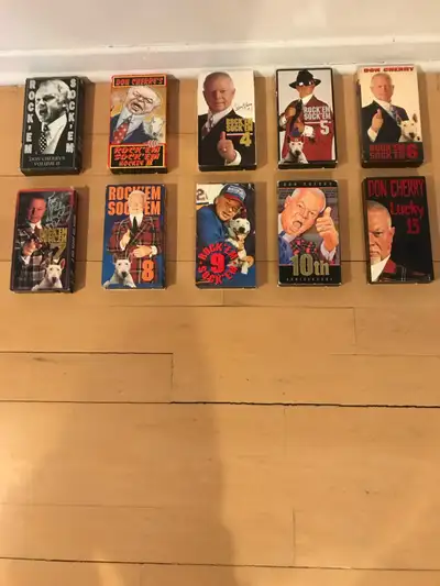 In good condition and set for 40$. Includes volumes # 2, 3, 4, 5, 6, 7, 8, 9, 10 & 13.