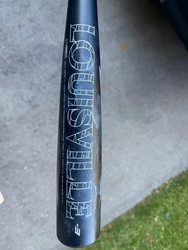 Louisville Solo BBCOR baseball bat 30” -3 in Baseball & Softball in City of Toronto - Image 2