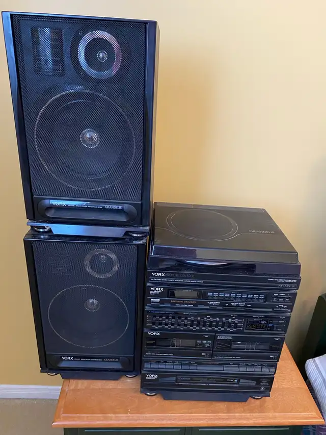 Yorx Grandeur Stereo System in Stereo Systems & Home Theatre in Mississauga / Peel Region - Image 2
