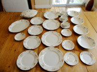 26 Piece F. Winkle &Co Eatonia Model Vintage 20's Dinnerware Set