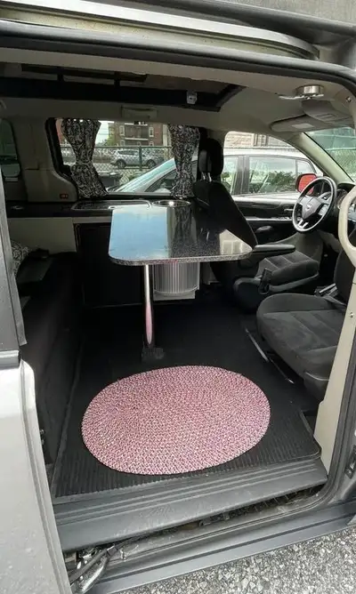RV/Campeur illusion 2015 Dodge Grand Caravan Campeur compact est parfait pour faire du "vanlife". Tr...