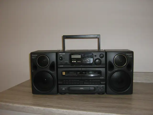 PANASONIC "PLATINUM" STEREO COLLECTION in General Electronics in Regina - Image 2