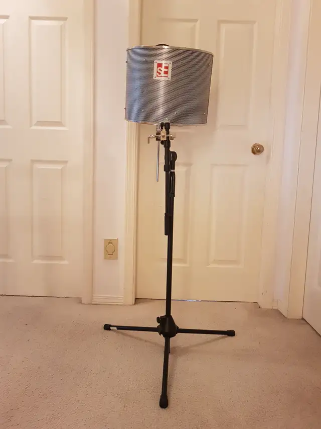 3 Piece Studio Quality Equipment for Recording in Other in Kamloops - Image 9