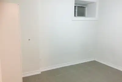 room near Ryerson U