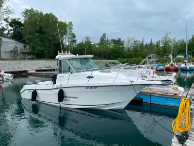 Excellent condition. Twin Yamaha 4stroke Outboards. Alaska package as well. Just serviced. New filte...