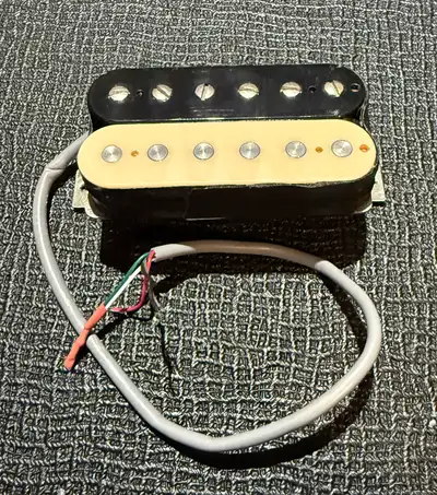 Pickup Gibson 498T Zebra, View more