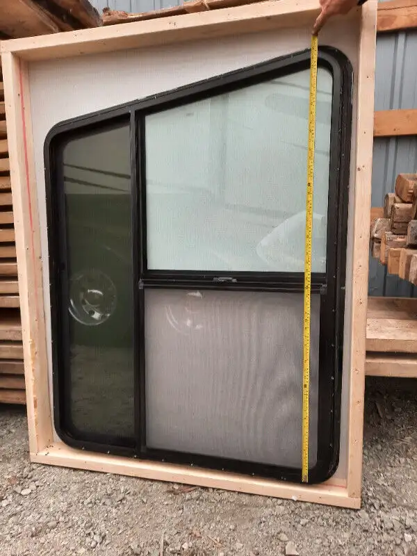 FENÊTRE ou VITRE de MOTORISÉ (usagé) in RVs & Motorhomes in Victoriaville - Image 7