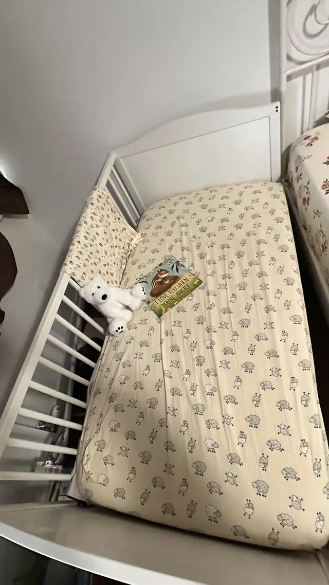 IKEA Crib (White) + Mattress & Cover – Excellent Conditio in Cribs in City of Toronto - Image 3