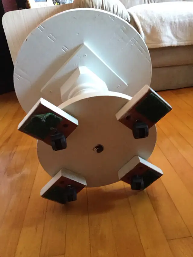 table basse pour salon en bois avec roulettes in Coffee Tables in Longueuil / South Shore - Image 4