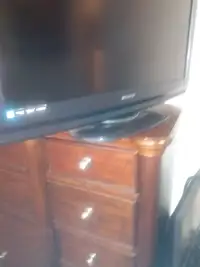 GOOD WORKING TV WITH REMOTE