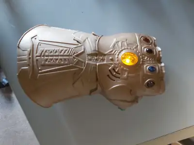 THANOS ELECTRONICHAND/FIST GLOVE - INFINITY WARS/AVENGERS, View more