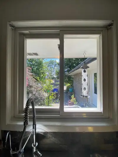 Females Only Detached home in quiet neighbouthood. Very large room for rent, large windows. Shared k...
