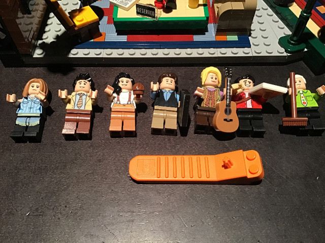 LEGO Ideas 21319 F.R.I.E.N.D.S Central Perk in Toys & Games in Bedford - Image 2