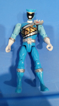 Aqua Power Rangers Dino Charge Ranger figure (KyoryuCyan)
