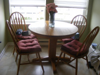 Oak Table 36" Round + 4chairs  PRICE REDUCED